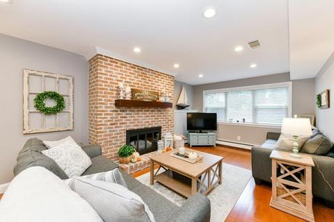 84 Walpole St #1E, Canton, MA 02021 photo 2
