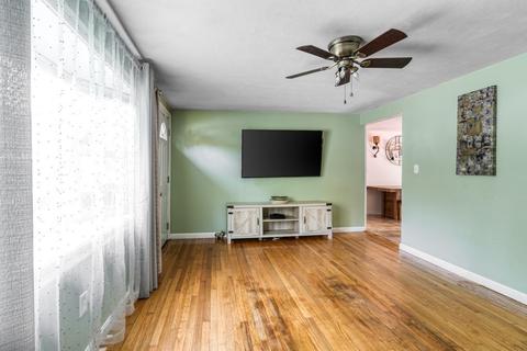 22 Pecousic St, Springfield, MA 01108 photo 9