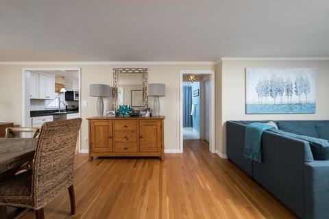 49 Hobart St, Hingham, MA 02043 photo 5