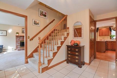 6 Down Ln, Mansfield, MA 02048 photo 4