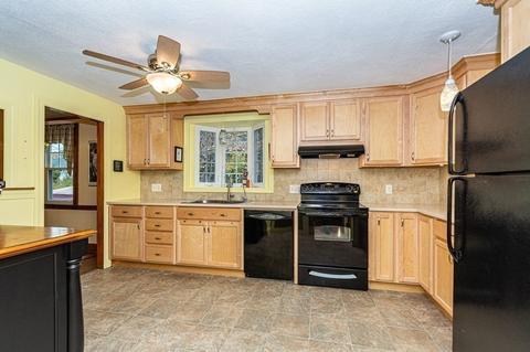418 Lowell St, Reading, MA 01867 photo 4