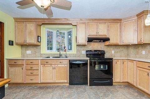 418 Lowell St, Reading, MA 01867 photo 5