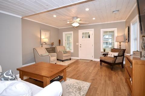 11 Pleasant Ave, Wareham, MA 02571 photo 4