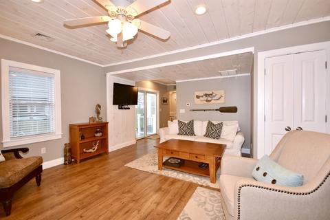 11 Pleasant Ave, Wareham, MA 02571 photo 5