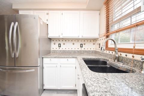 256 Gresham St, Springfield, MA 01119 photo 4