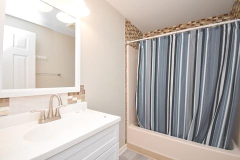 256 Gresham St, Springfield, MA 01119 photo 9