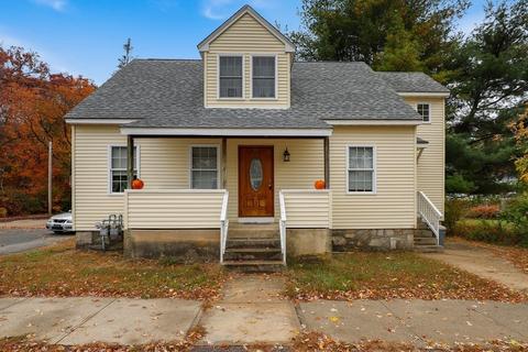 11 Champlain Ave, Blackstone, MA 01504 photo 1