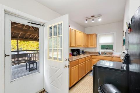 11 Champlain Ave, Blackstone, MA 01504 photo 17
