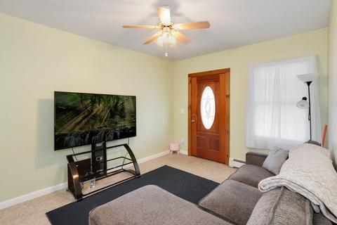 11 Champlain Ave, Blackstone, MA 01504 photo 4
