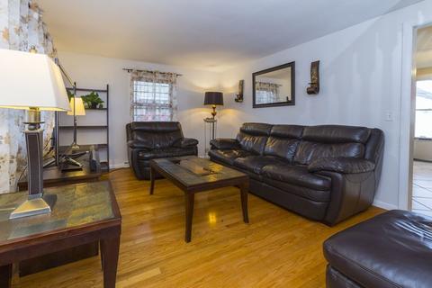 47 Shawmut St, Springfield, MA 01108 photo 5
