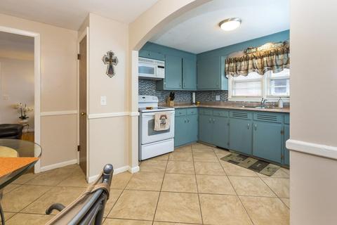 47 Shawmut St, Springfield, MA 01108 photo 16