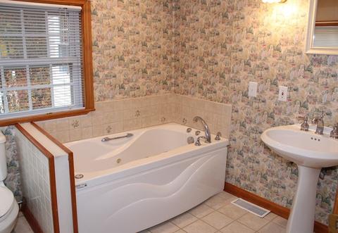 1079 Worcester Rd, Barre, MA 01005 photo 12