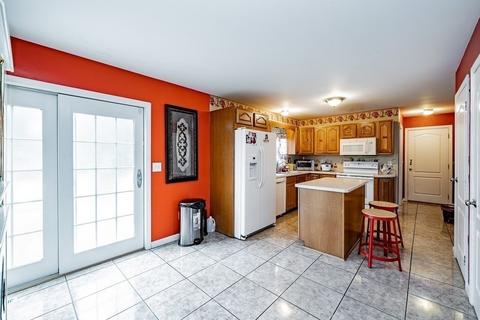 22 Hadley Ct, Springfield, MA 01119 photo 6