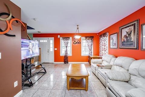 22 Hadley Ct, Springfield, MA 01119 photo 5