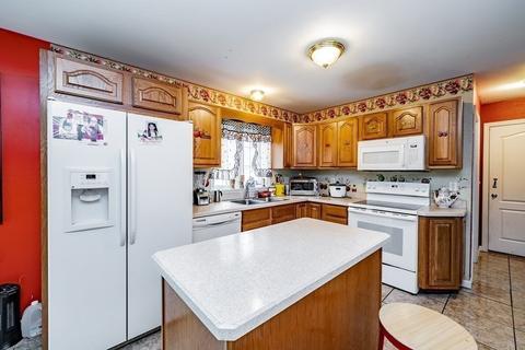 22 Hadley Ct, Springfield, MA 01119 photo 8