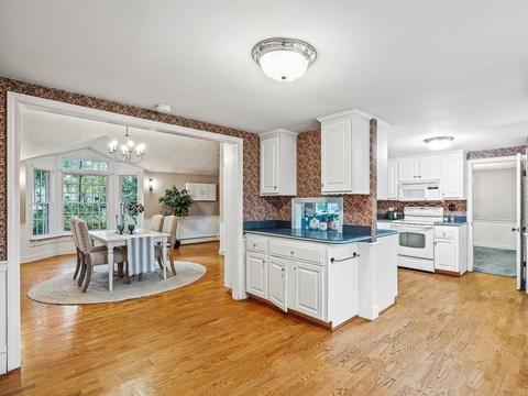 384 Franklin, Reading, MA 01867 photo 5