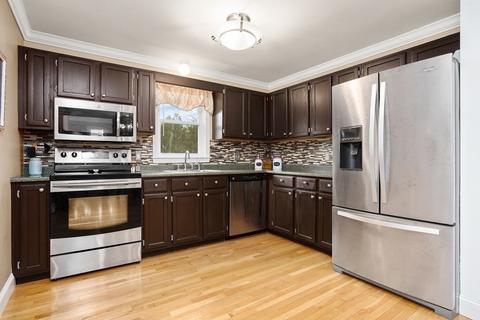 170 Hathaway Commons Rd, Fall River, MA 02720 photo 4