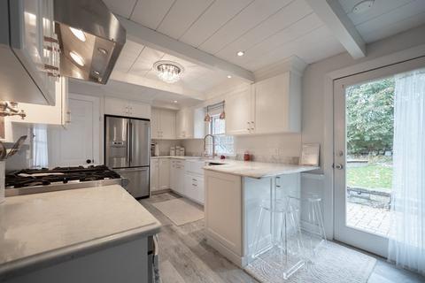28 Greenleaf Dr, Danvers, MA 01923 photo 10