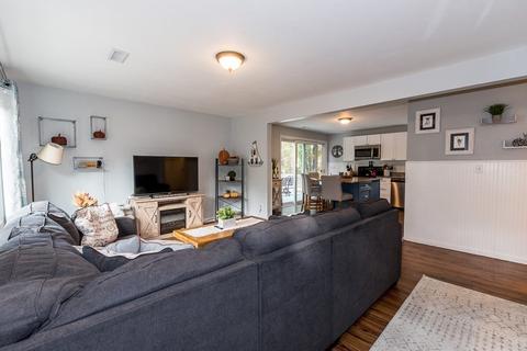 14 Littleton Dr, Wareham, MA 02571 photo 2