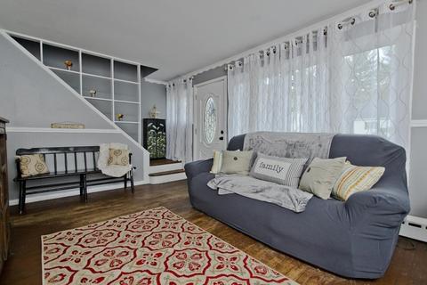 38 Grattan St, Springfield, MA 01119 photo 4
