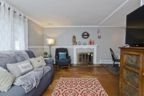 38 Grattan St, Springfield, MA 01119 photo 5