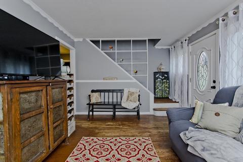 38 Grattan St, Springfield, MA 01119 photo 13