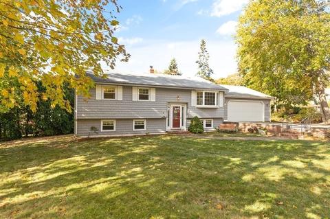 8 Dalton Ave, Gloucester, MA 01930 photo 2