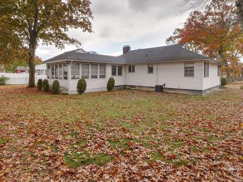 77 Colonial Rd, Lawrence, MA 01843 photo 3