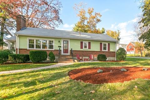 24 Spruce Rd, Reading, MA 01867 photo 1