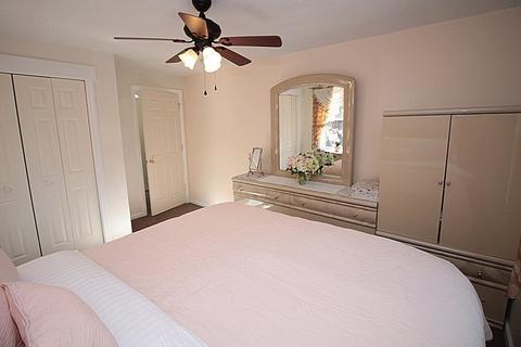 27 Ames St, Springfield, MA 01104 photo 32