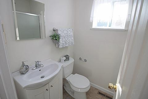 27 Ames St, Springfield, MA 01104 photo 22