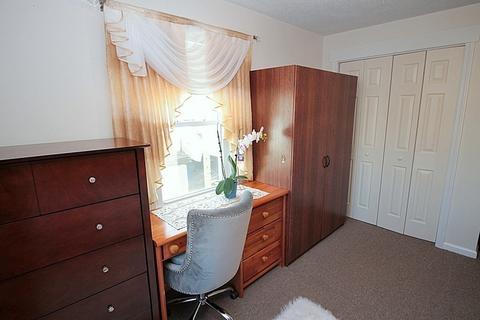 27 Ames St, Springfield, MA 01104 photo 21