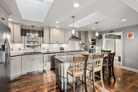 5 Myrtle St, Mendon, MA 01756 photo 3