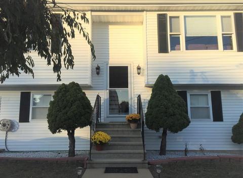 34 Mate Dr, Fall River, MA 02721 photo 2