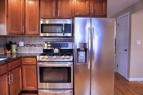 15 Albee St, Springfield, MA 01129 photo 3