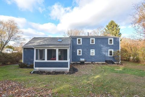 9 Irving Dr, Walpole, MA 02081 photo 3