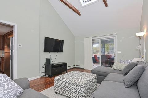 9 Irving Dr, Walpole, MA 02081 photo 6