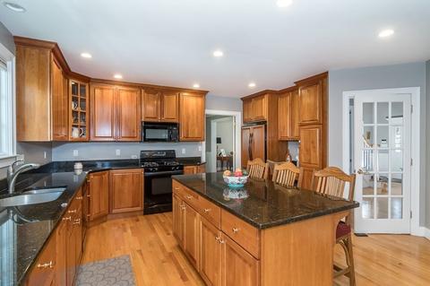 628 Webster St, Needham, MA 02492 photo 11