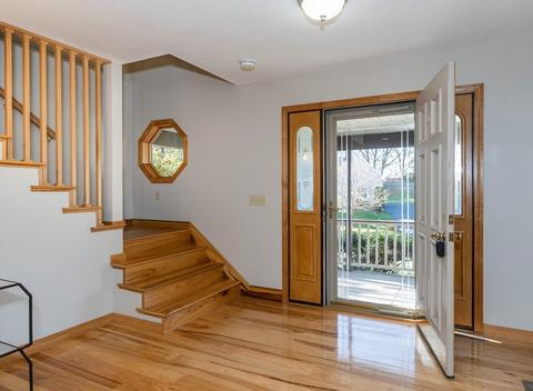 53 Parenteau Ct, Chicopee, MA 01020 photo 3