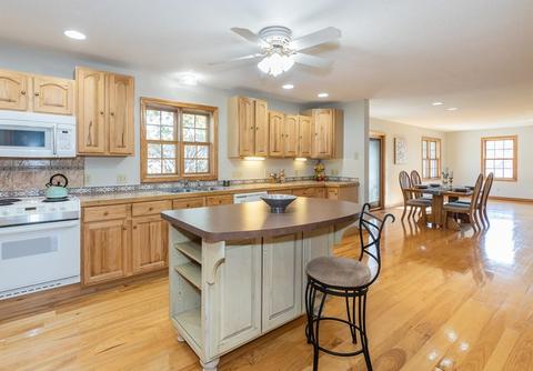 53 Parenteau Ct, Chicopee, MA 01020 photo 15