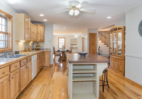 53 Parenteau Ct, Chicopee, MA 01020 photo 16