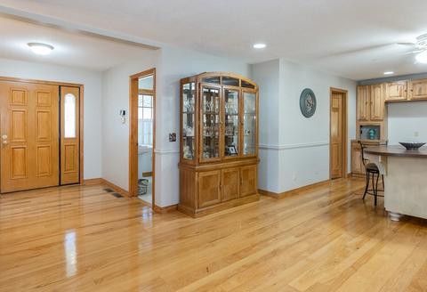 53 Parenteau Ct, Chicopee, MA 01020 photo 13