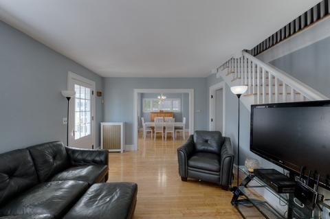 58 Butler St, Worcester, MA 01607 photo 2