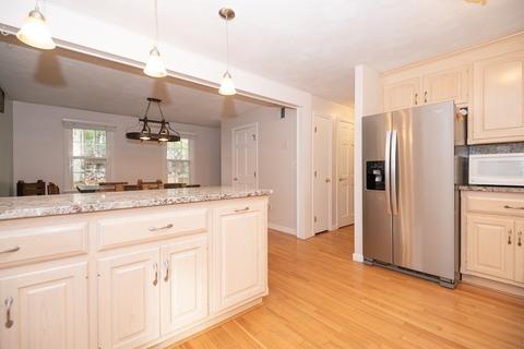 32 W Hill Rd, Mendon, MA 01756 photo 6