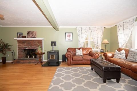 32 W Hill Rd, Mendon, MA 01756 photo 13