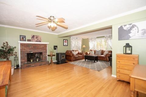 32 W Hill Rd, Mendon, MA 01756 photo 12