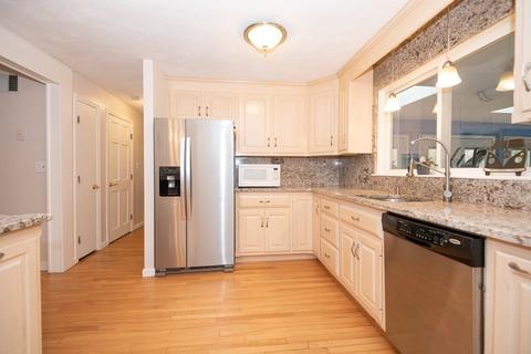 32 W Hill Rd, Mendon, MA 01756 photo 4