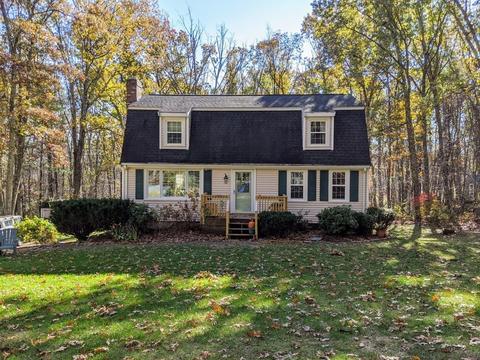 32 W Hill Rd, Mendon, MA 01756 photo 1