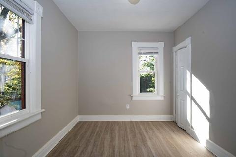 28 Clarendon St, Springfield, MA 01109 photo 15