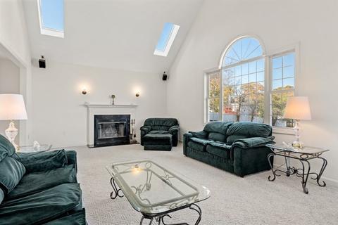 35 Peach Tree Dr, Sutton, MA 01590 photo 5